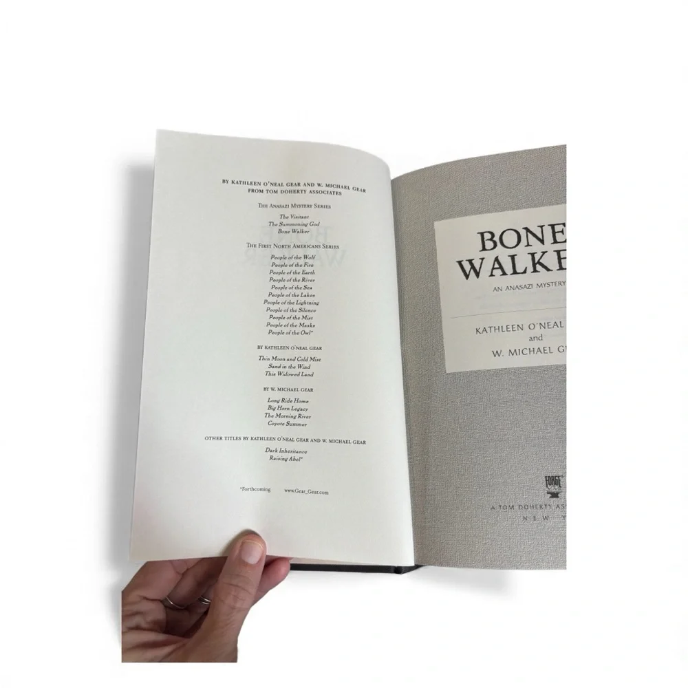 Bone Walker by Kathleen O'Neal Gear and W. Michael Gear